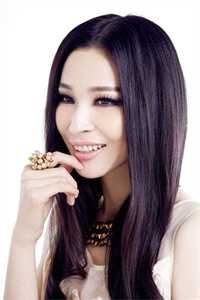 七零厂花觉醒后，离婚走向新时代完整