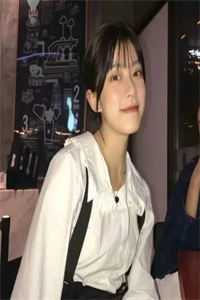 婆婆嫌女儿名字素，喂她朱砂毒粥