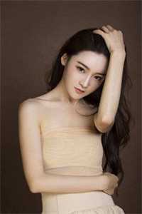 产后哺乳，老公偷拍发群嘲笑我