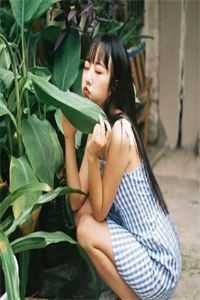 月亮本高悬，摘下后你却嫌她清冷