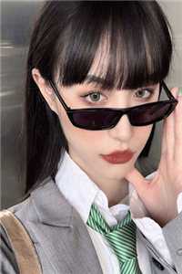 预产期前一天，老公为哄白月光开心逼我冬泳
