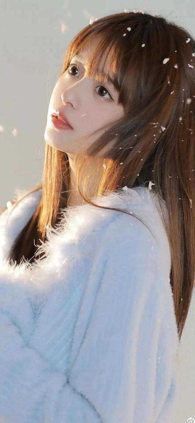 装穷女友为白月光豪掷千万后，我杀疯了