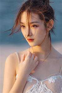 顶流男友拒绝公开恋情后，我和影帝结婚了