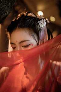 男朋友推迟婚礼后，我转身嫁给了首富