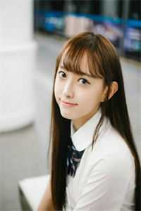 女儿在大风天玩火后，葬送了她爸和干妈