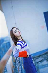 奈何情不渡她