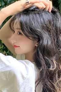 婚礼前一天，我发现未婚妻和小助理的结婚证