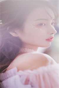 婚礼当天，未婚妻叫男闺蜜当婚房摄影师