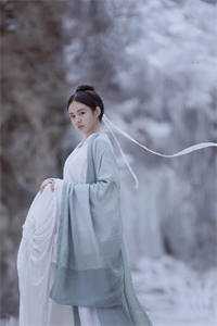 跟妹妹交换人生后，我成了豪门团宠