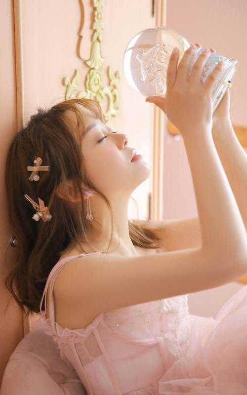 我看得见世界，却看不见你