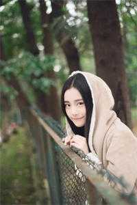 侯府嫡女回归后，冷戾权臣跪求入赘