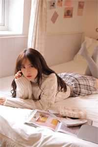 女儿火化时，渣总在陪白月光女儿过生日