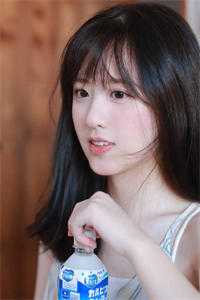 美女总裁结婚五年不见人，刚离婚后悔哭了？