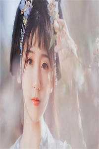 风光怎比她明媚