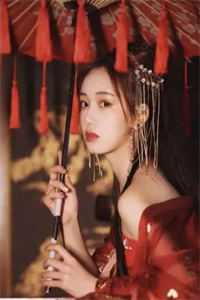 全族被杀时，未婚夫在陪女神出游