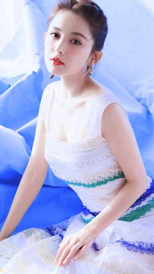 拒绝当众喂奶后，我被丈夫送进养猪场