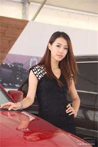 买订婚戒指当天，未婚夫去照顾小青梅