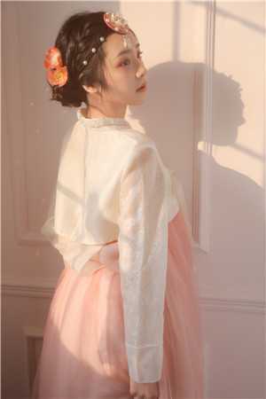 竹林杏晚清风起