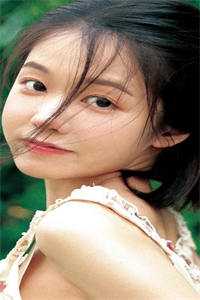 美人一眨眼，权贵大佬跪成臣