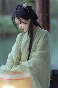 为20元奶茶，我把女友推下楼
