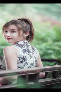 前女友华丽逆袭后，带着未婚夫嘲笑我