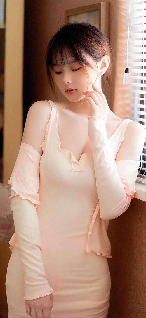 押上全族气运点天灯后，我让出轨黑皮的未婚妻给我做狗