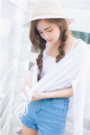 重生后我高调抽盲盒选妻，傲娇女友哭着忏悔