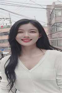 婚礼当天他逃婚，我淡定吃席