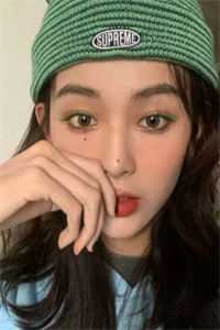 只道来姗姗