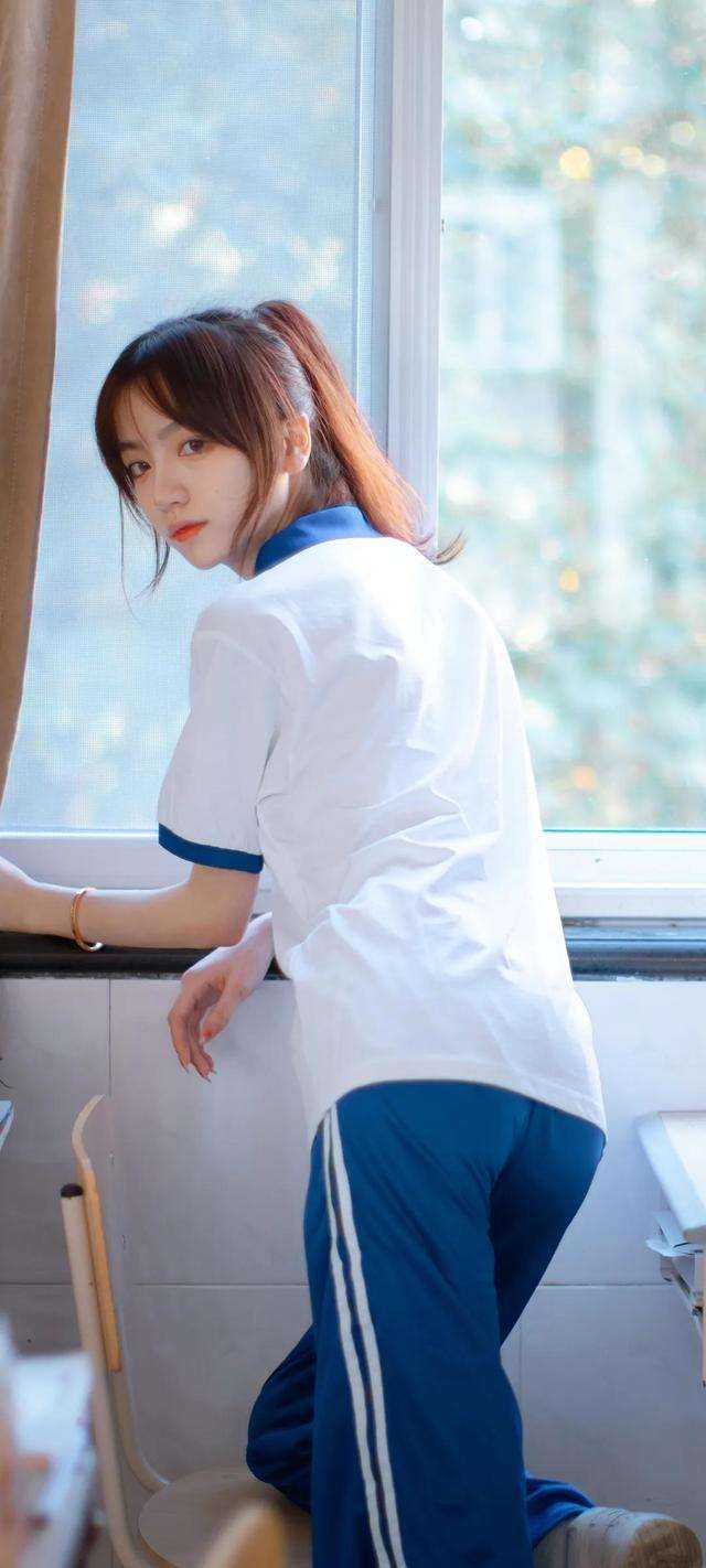 流苏谢了春红