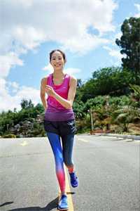 路遇高压电，后车司机要扒光六岁女儿衣服欺辱我冷眼看他送命