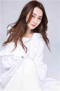 姐姐假结婚后，我替嫁疯批太子爷