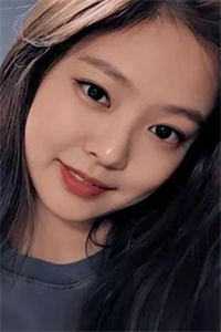 婚礼当天，生父带着后妈登门要彩礼
