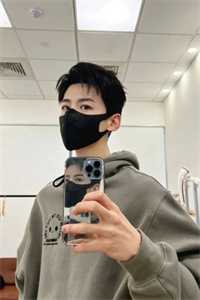 我签了离婚协议要出国，总裁妻子慌了