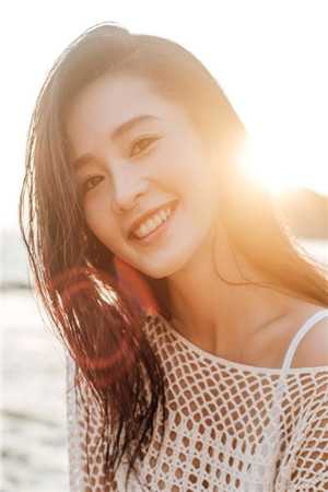 她断情改嫁后，薄情帝王悔不当初