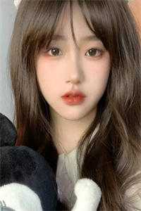 发现女友是学术妲己后，我助她一夜成名