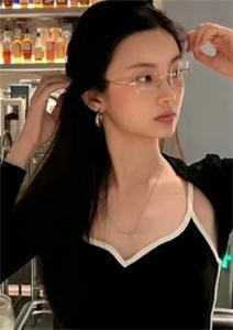 老公带儿子和秘书旅游，殊不知她是我亲妹