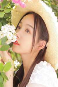 带医院投胎，刚出生就被奉为神女！
