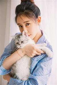 坐牢七年，家里挂上了老婆和别人的结婚照